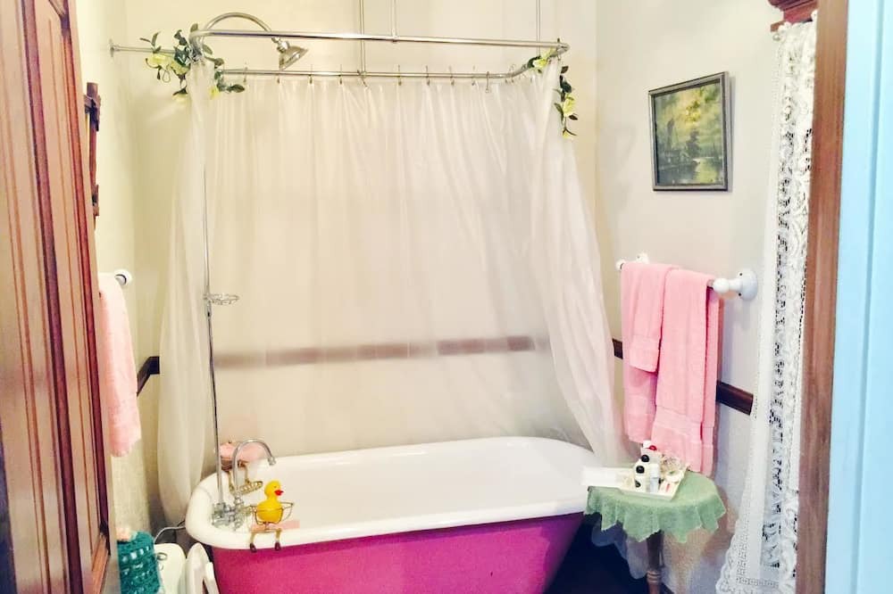 Photo of Bathroom in Jamestown
