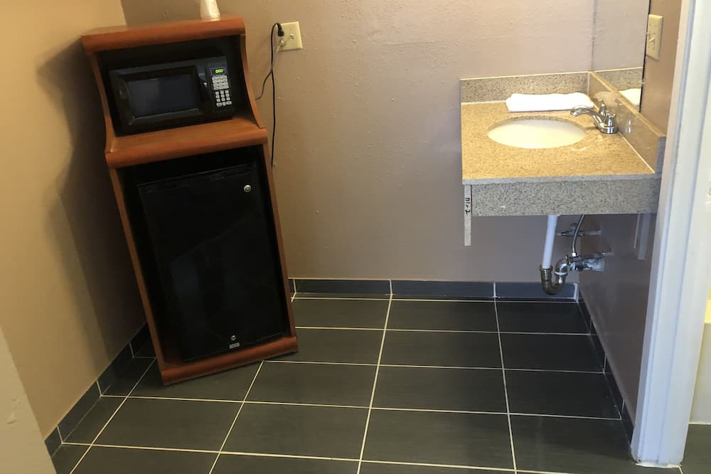Photo of Bathroom in Tonopah