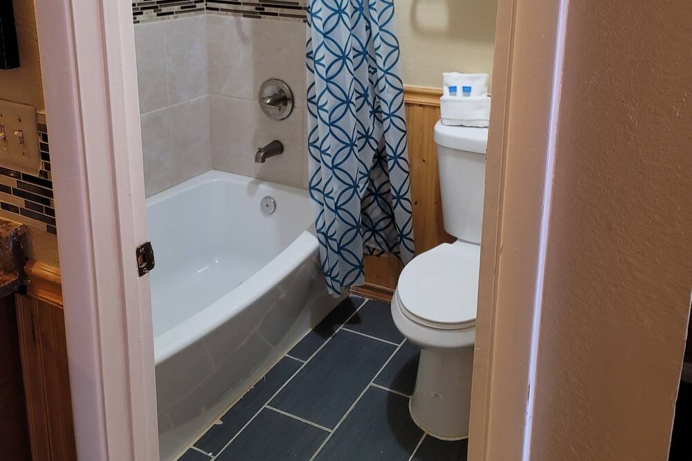 Photo of Bathroom in Tonopah