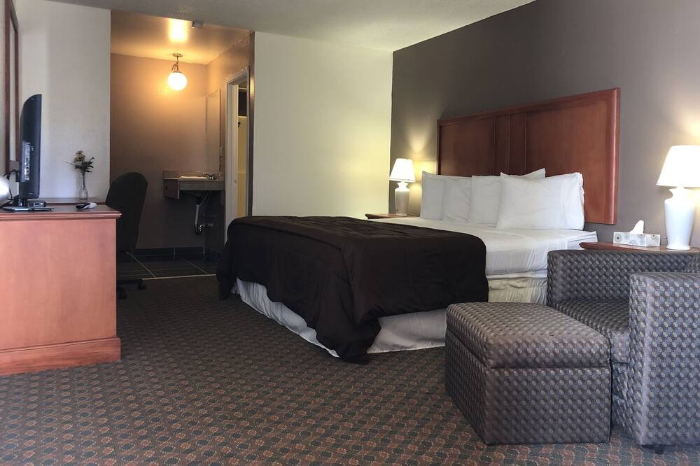 Photo of Bedroom in Tonopah