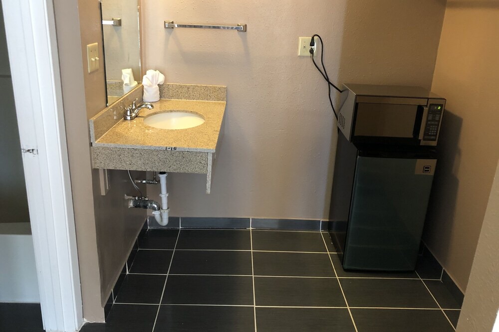 Photo of Bathroom in Tonopah