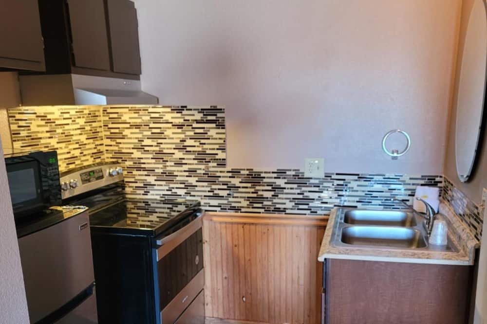 Photo of Kitchen in Tonopah