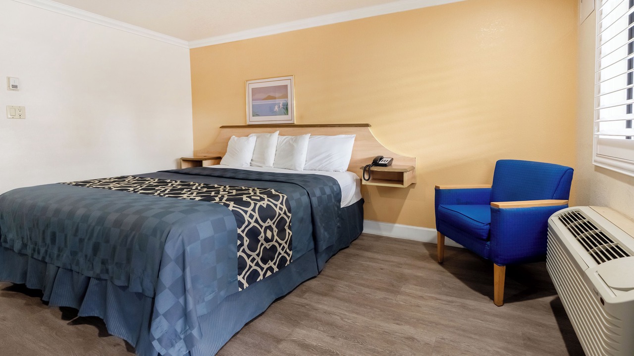 Photo of Bedroom in Corcoran
