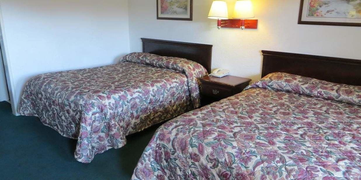 Photo of Bedroom in Redwood Oaks