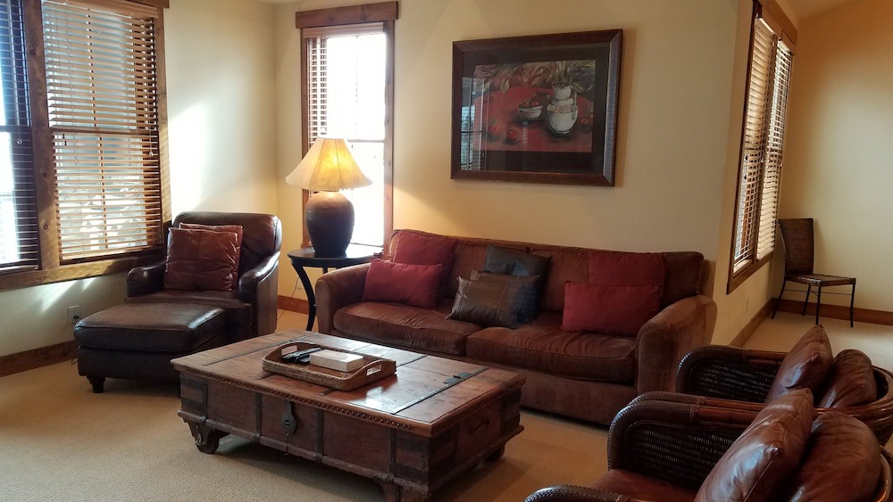 Photo of Livingroom in Mammoth Lakes