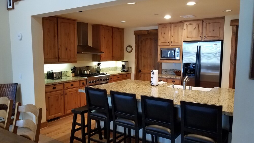 Photo of Kitchen in Mammoth Lakes