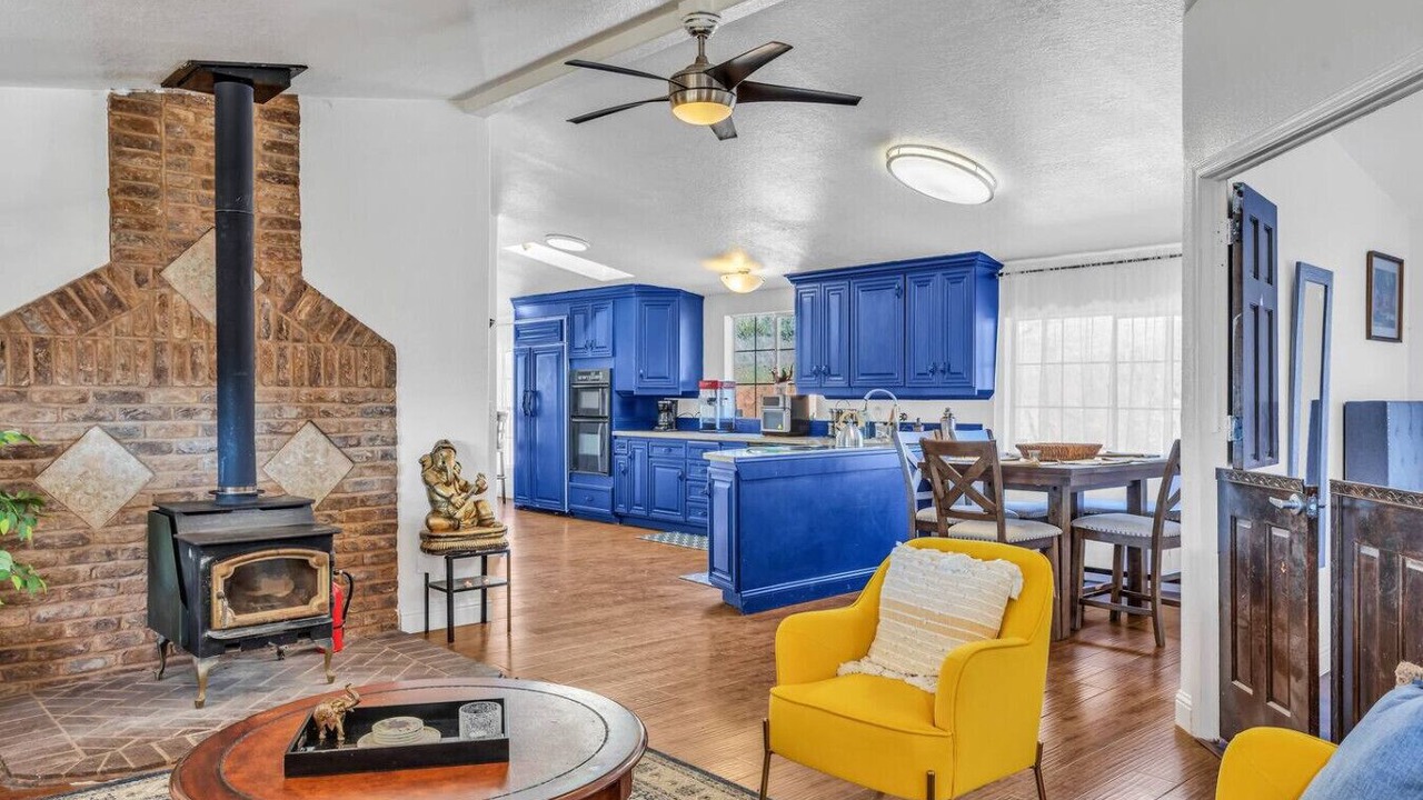 Photo of Livingroom in Pilot Hill