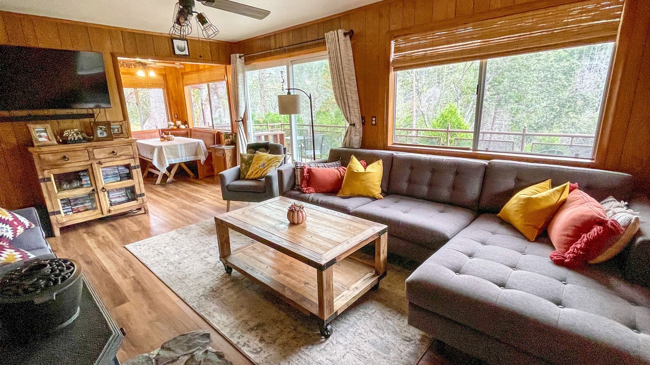 Photo of Livingroom in Posey
