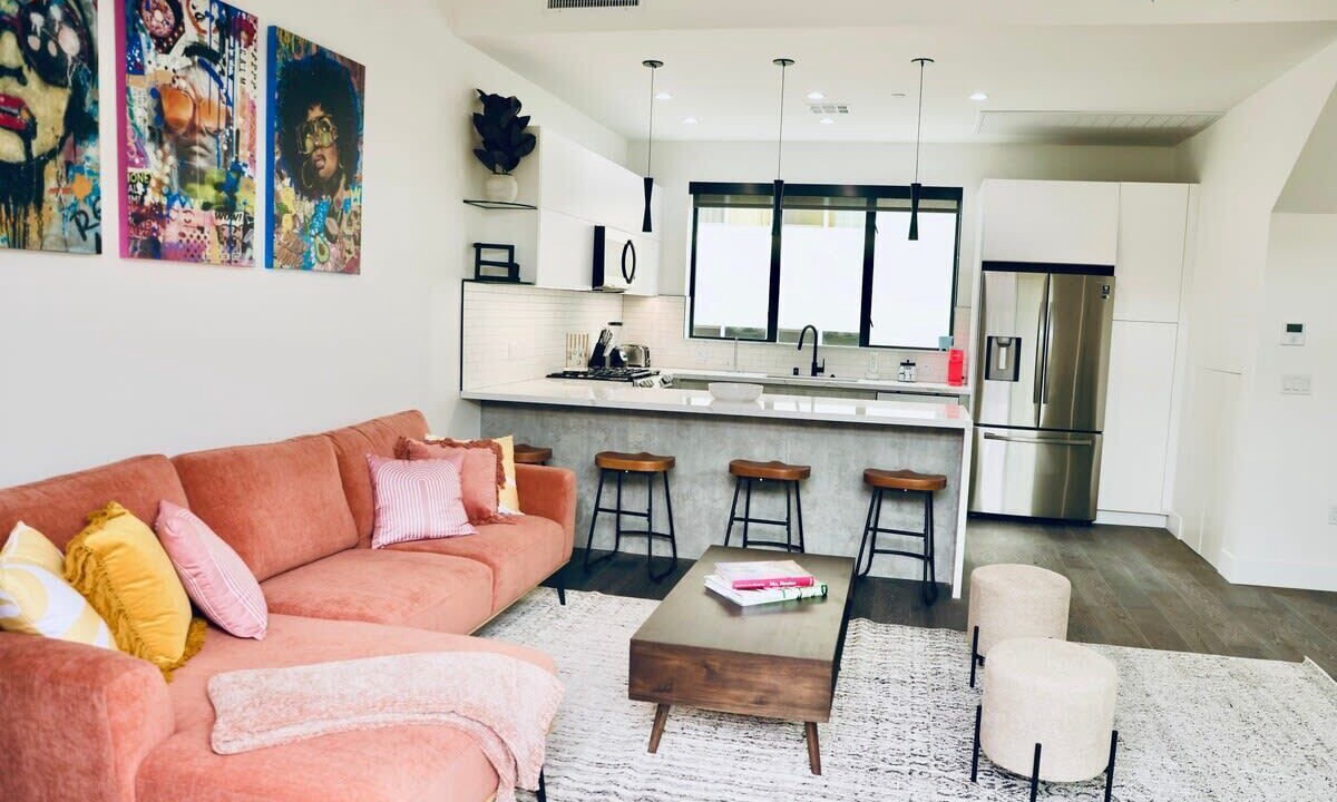 Photo of Livingroom in Del Rey