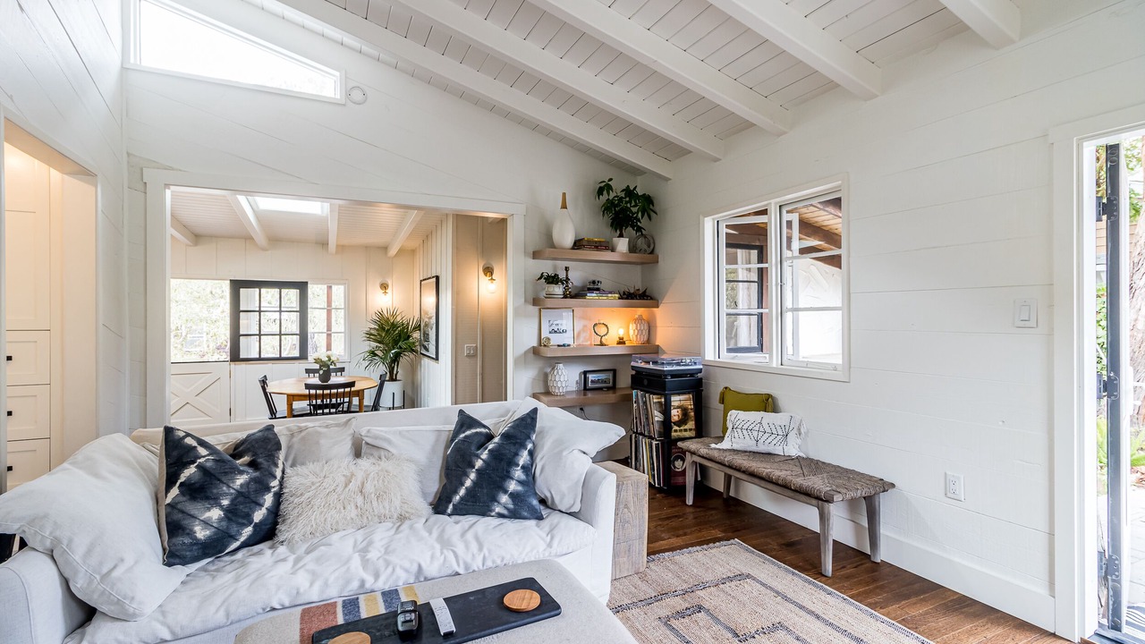 Photo of Livingroom in Marine Terrace