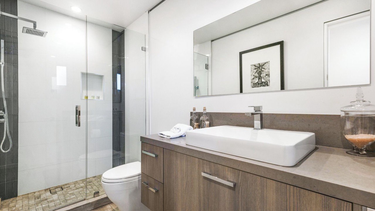 Photo of Bathroom in Hollywood Hills West