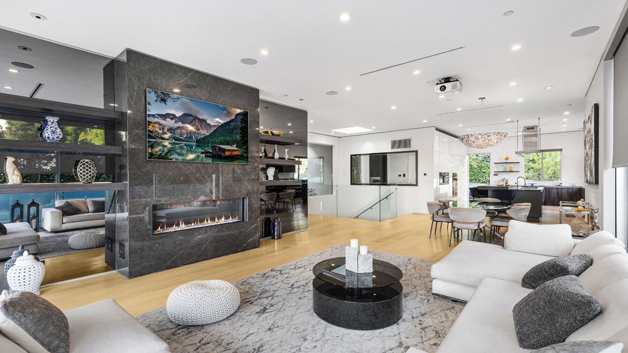 Photo of Livingroom in Hollywood Hills West