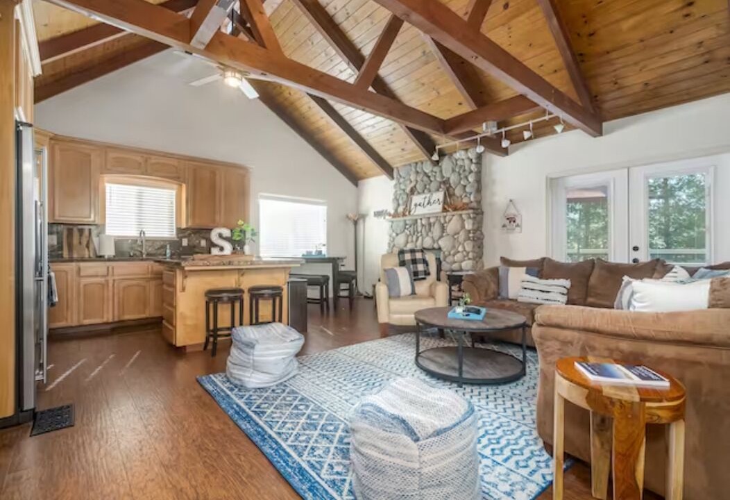 Photo of Livingroom in Bass Lake