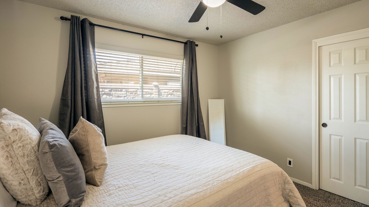 Photo of Bedroom in Raisin