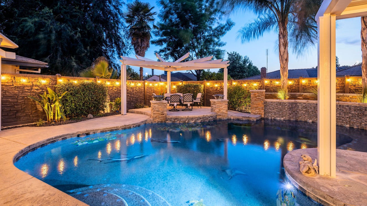 Photo of Outdoor in Raisin
