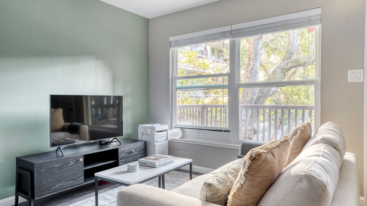 Photo of Livingroom in Central San Mateo
