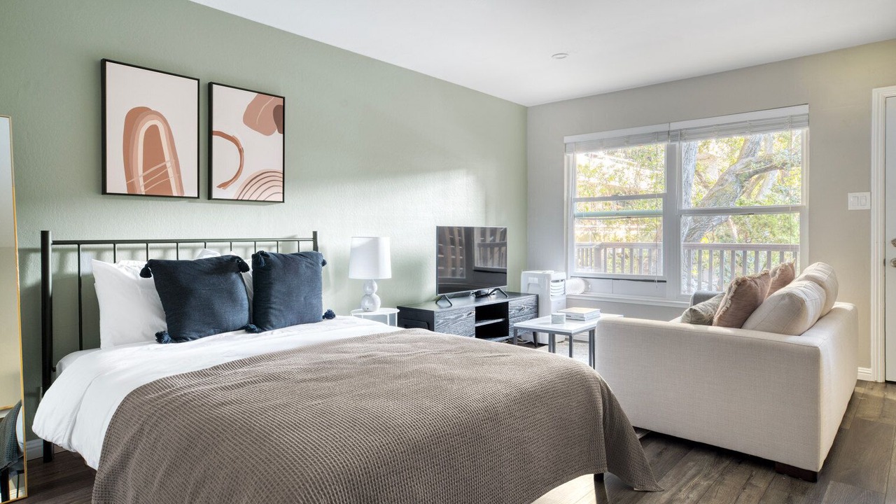 Photo of Bedroom in Central San Mateo