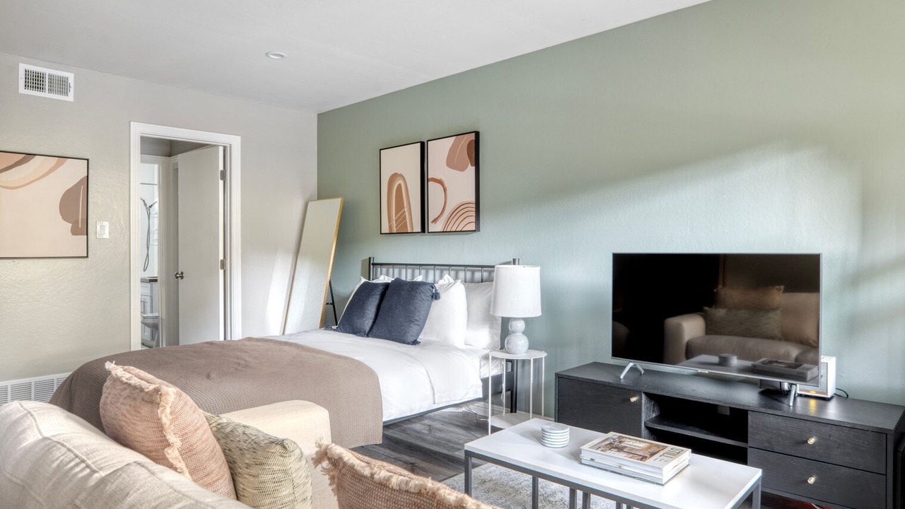 Photo of Bedroom in Central San Mateo