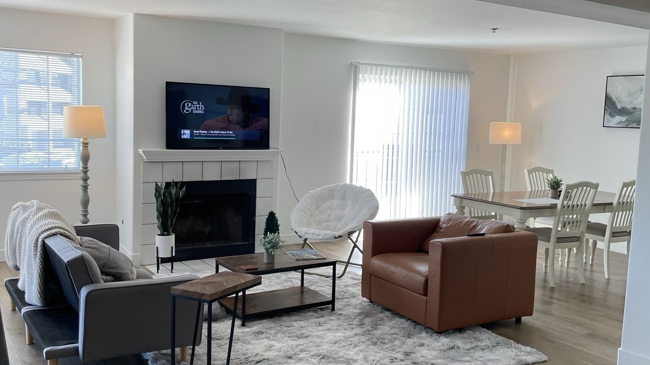 Photo of Livingroom in Sawtelle