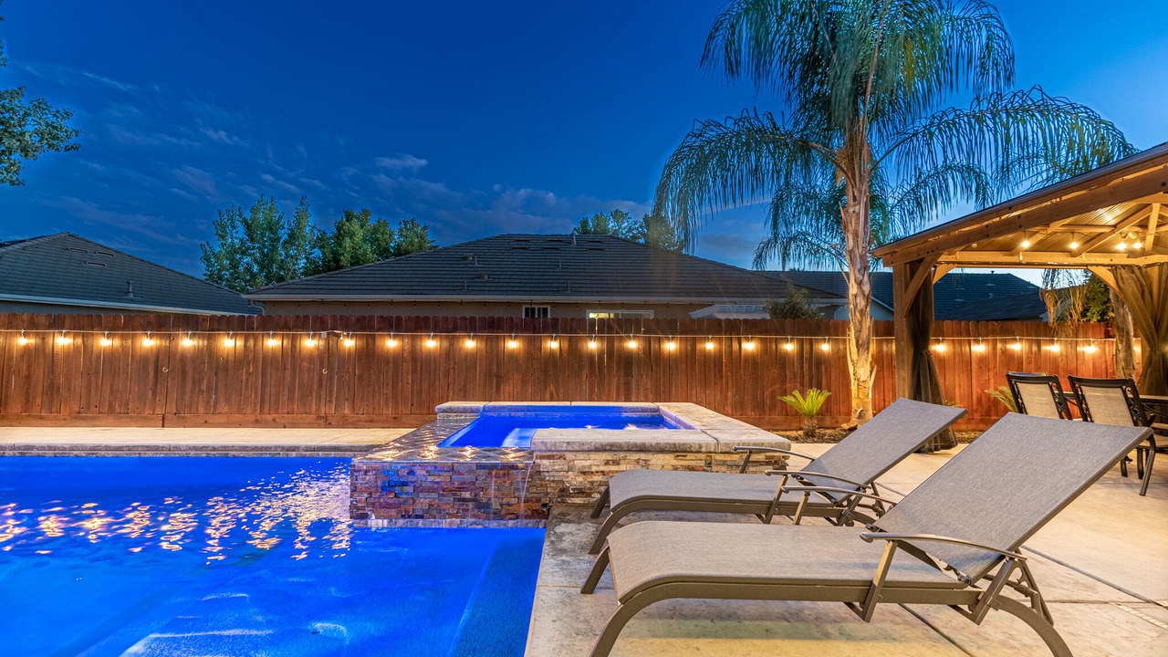 Photo of Outdoor in Raisin