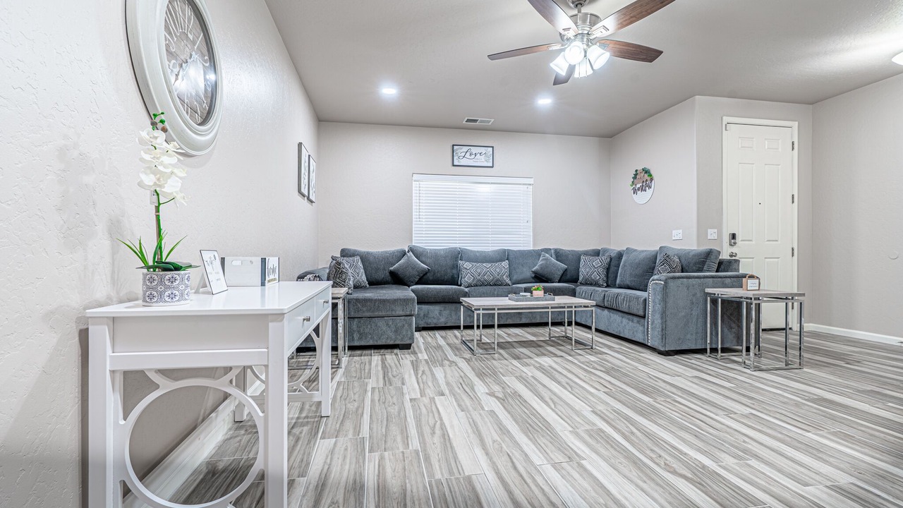 Photo of Livingroom in Raisin