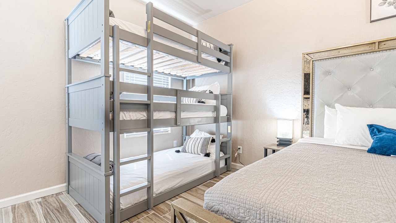 Photo of Bedroom in Raisin