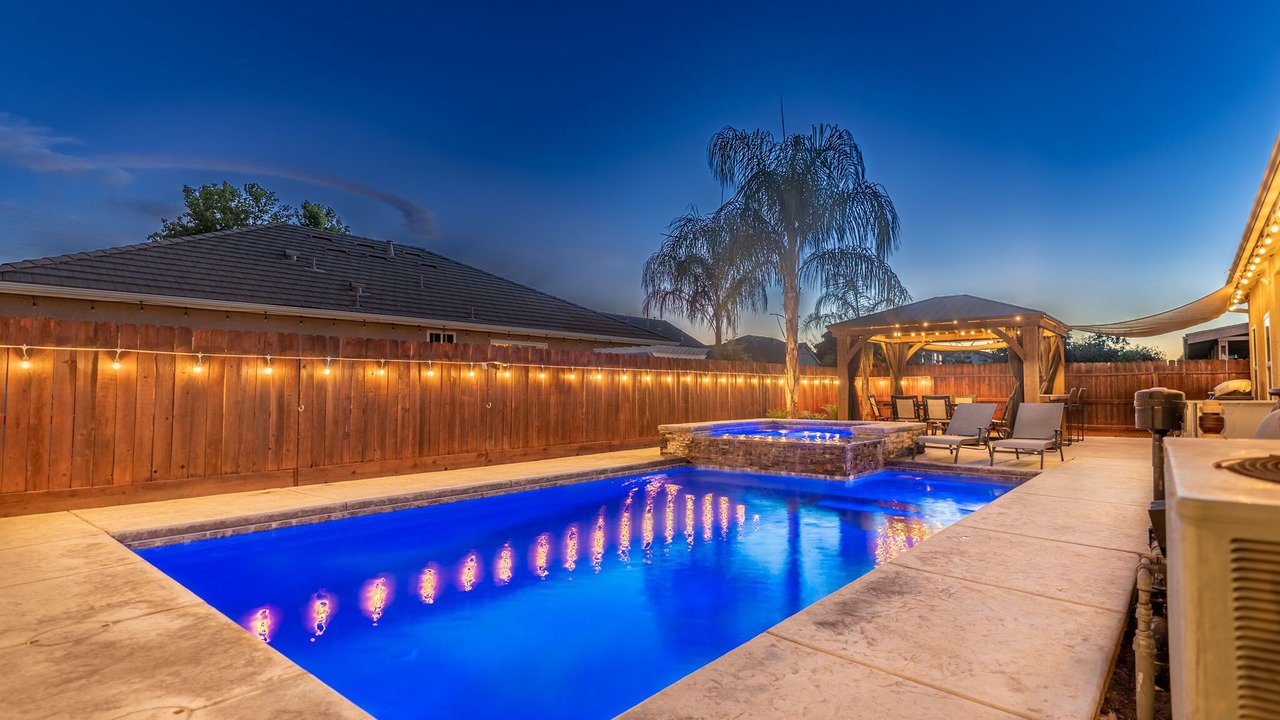 Photo of Outdoor in Raisin