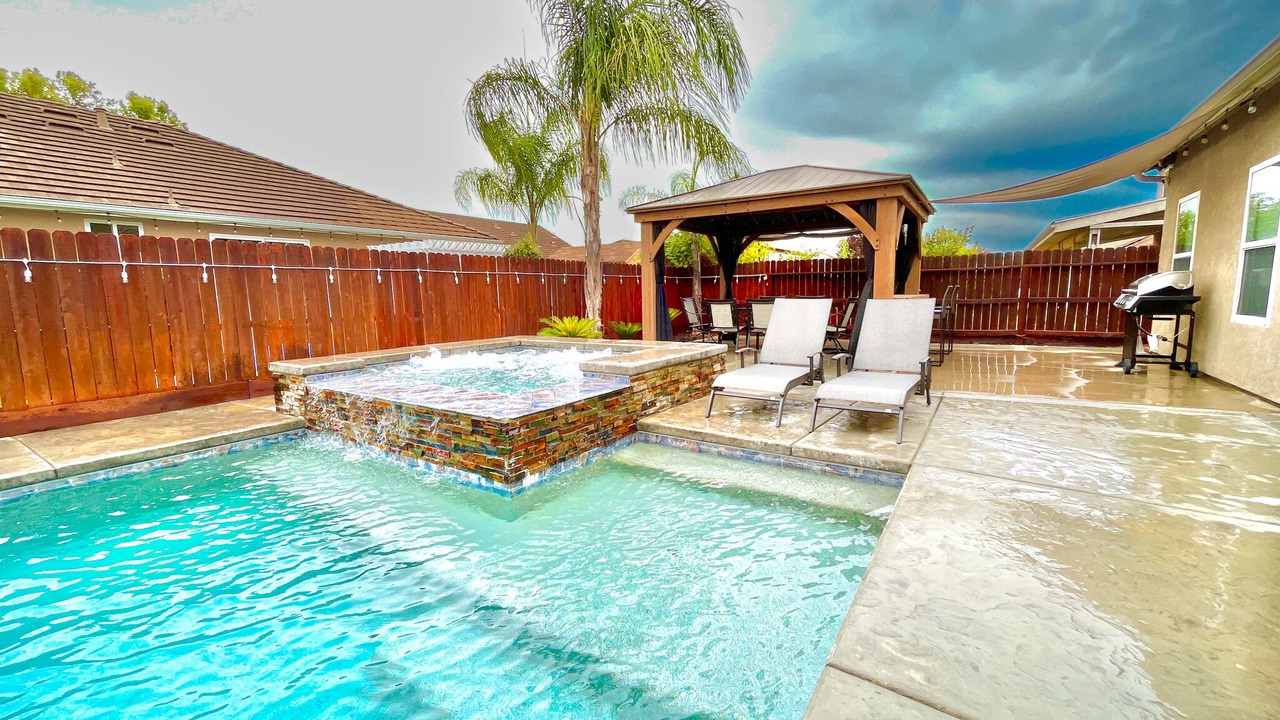 Photo of Outdoor in Raisin