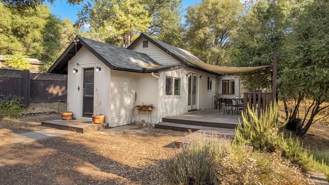 Photo of Outdoor in Oakhurst