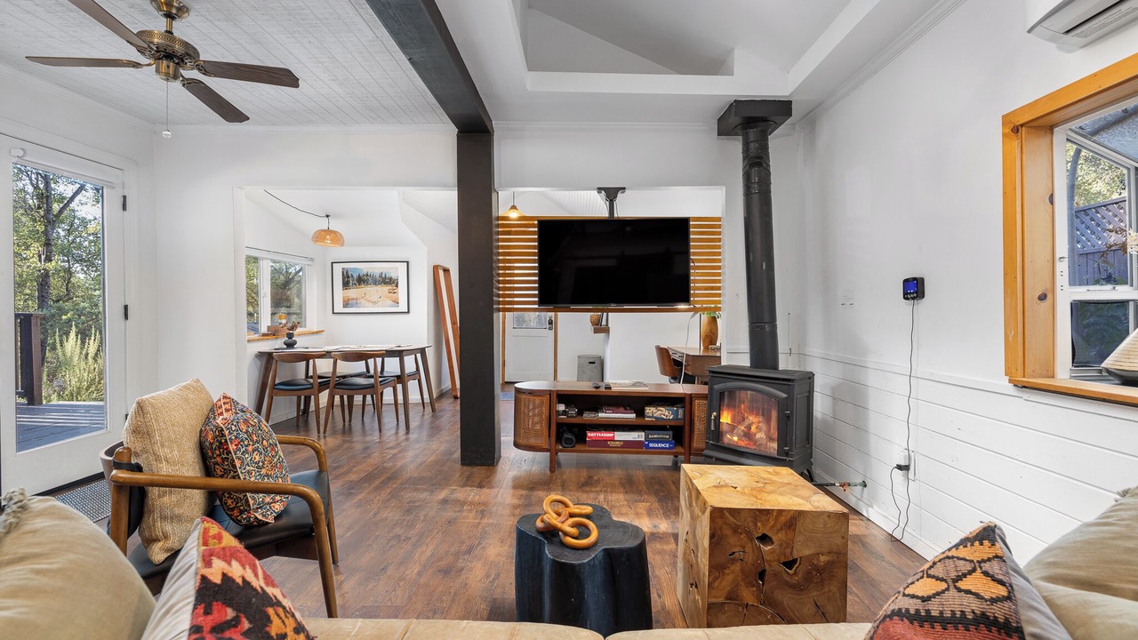 Photo of Livingroom in Oakhurst