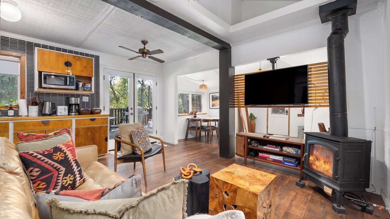 Photo of Livingroom in Oakhurst