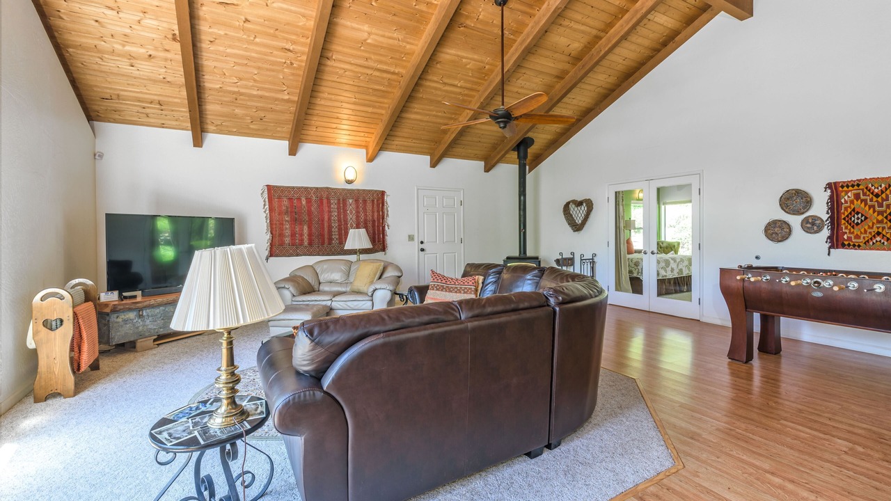 Photo of Livingroom in Oakhurst