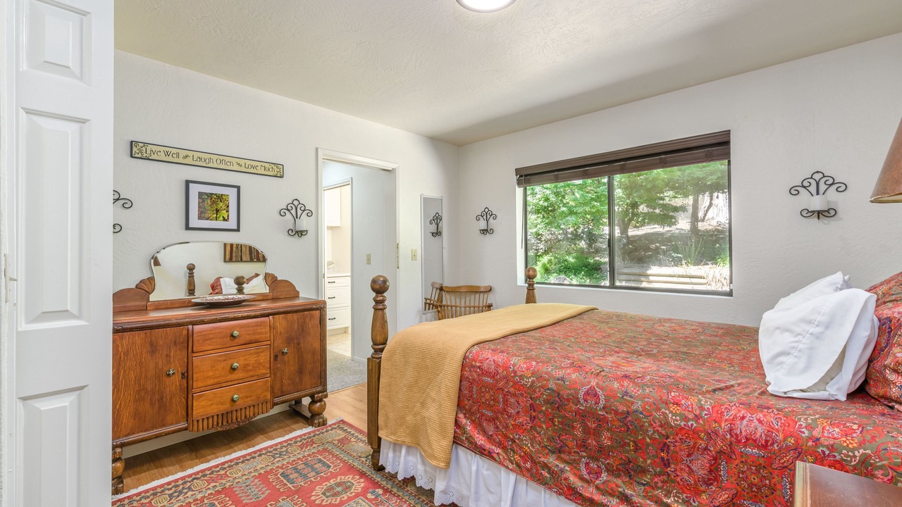 Photo of Bedroom in Oakhurst
