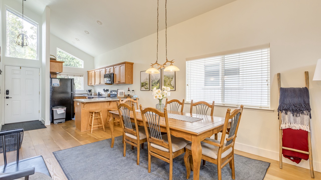 Photo of Livingroom in Shaver Lake