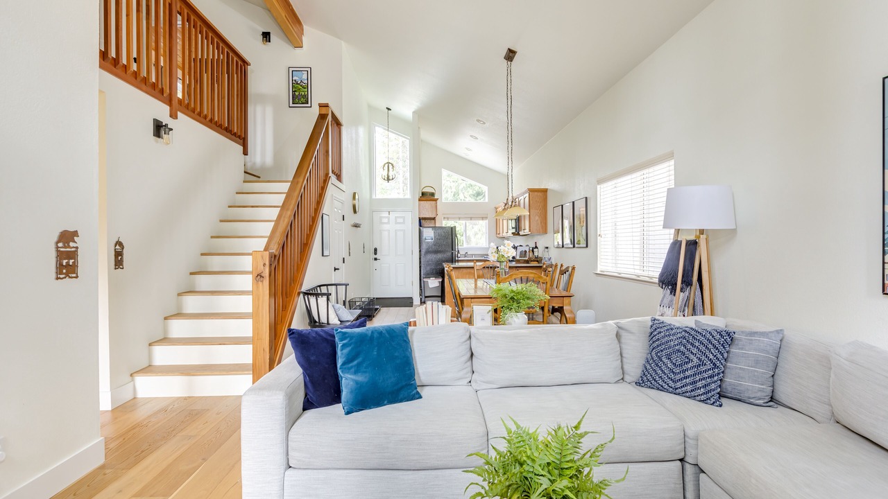 Photo of Livingroom in Shaver Lake