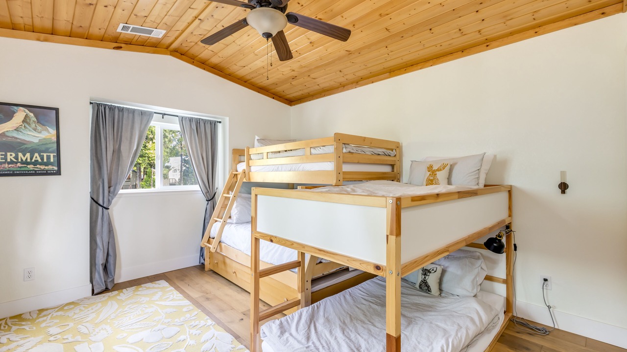 Photo of Bedroom in Shaver Lake