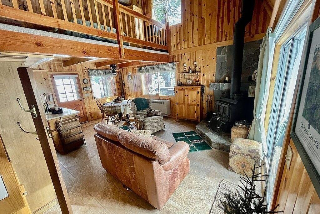 Photo of Livingroom in Cold Springs
