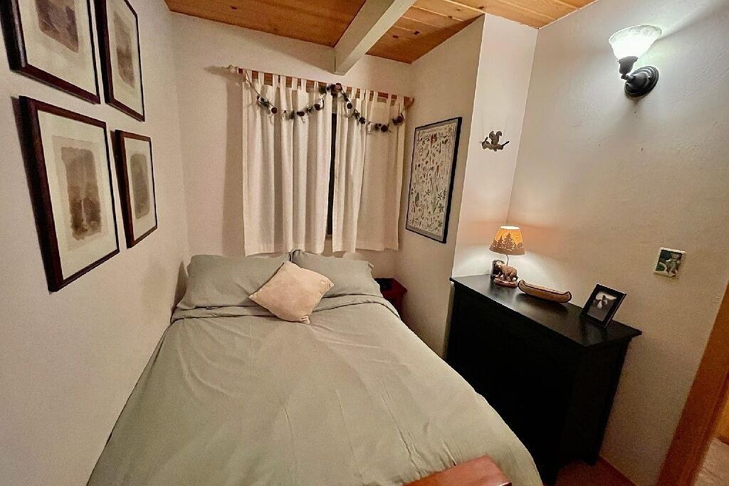 Photo of Bedroom in Cold Springs