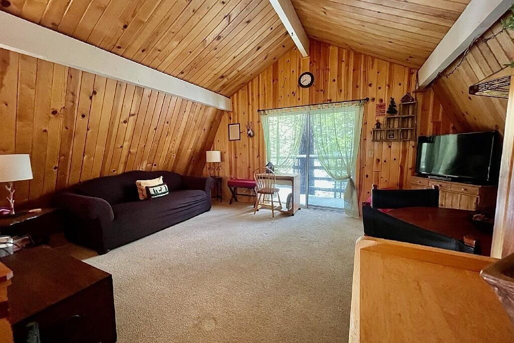 Photo of Livingroom in Cold Springs