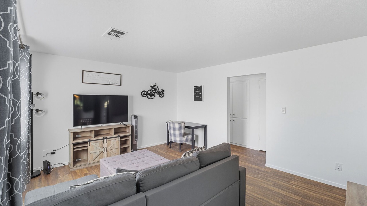 Photo of Livingroom in Tulare