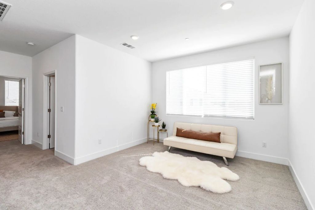 Photo of Livingroom in Roosevelt