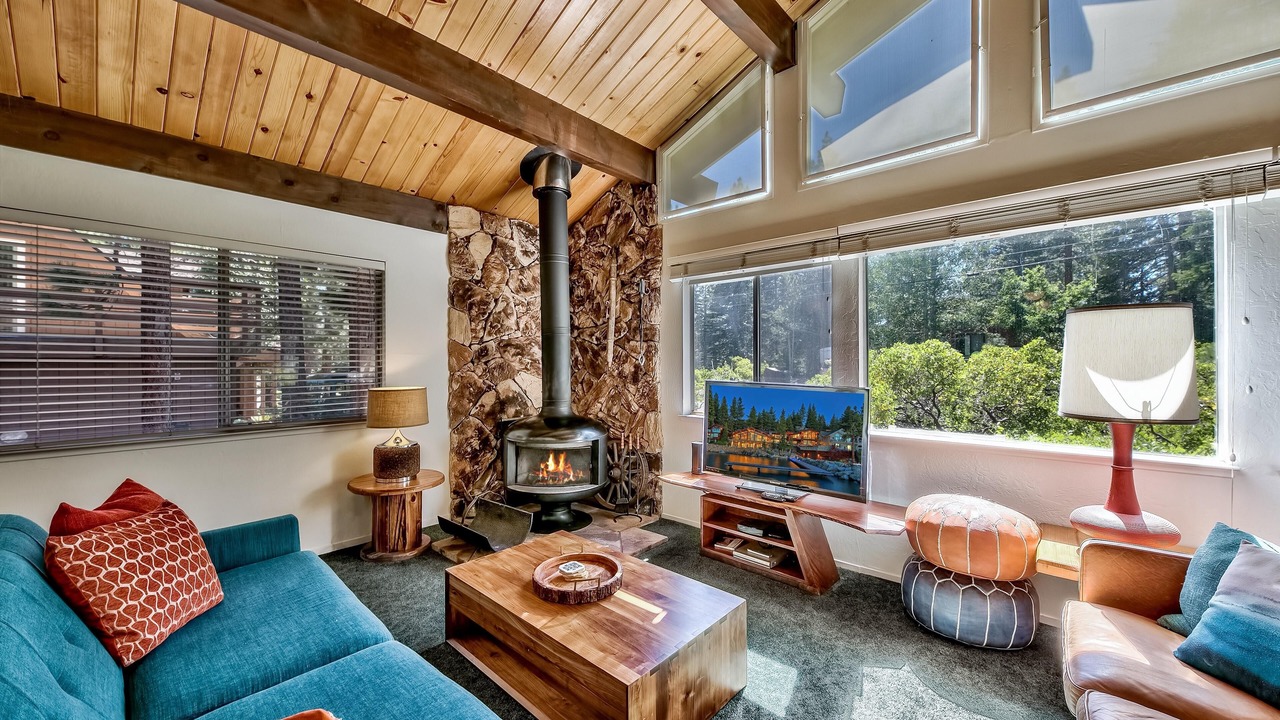 Photo of Livingroom in Pioneer Trail