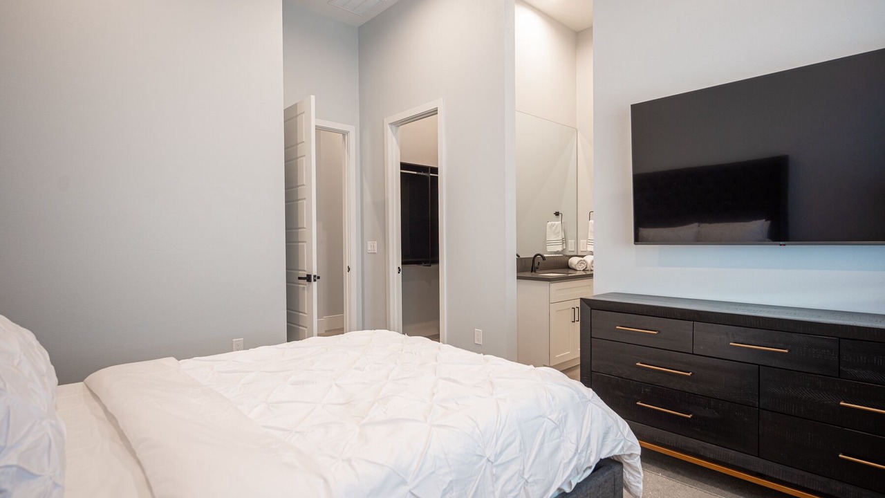 Photo of Bedroom in Enterprise