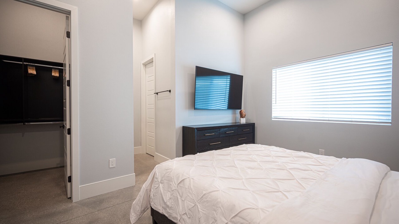 Photo of Bedroom in Enterprise