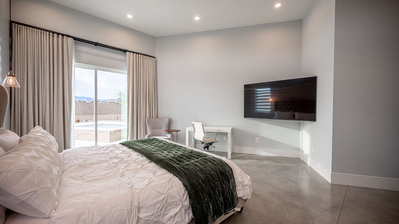 Photo of Bedroom in Enterprise