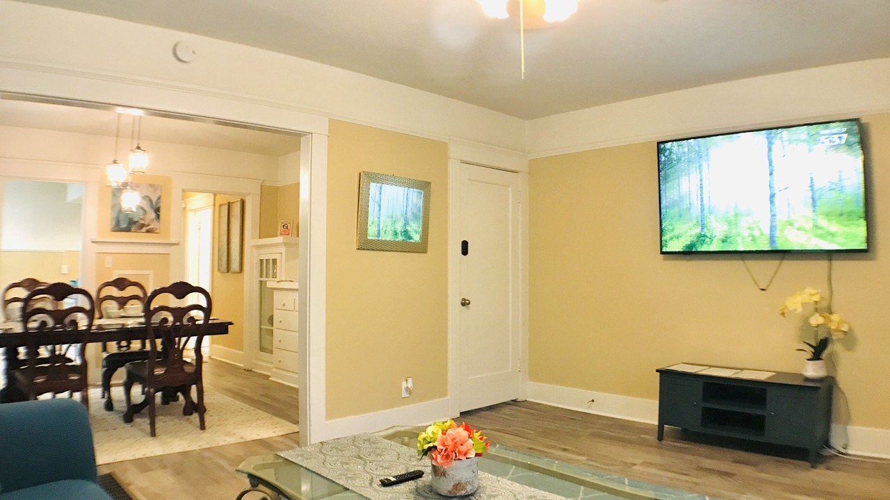Photo of Livingroom in Oleander - Sunset