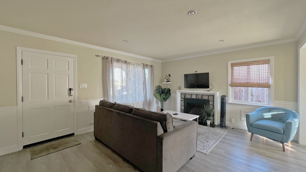 Photo of Livingroom in Hayward
