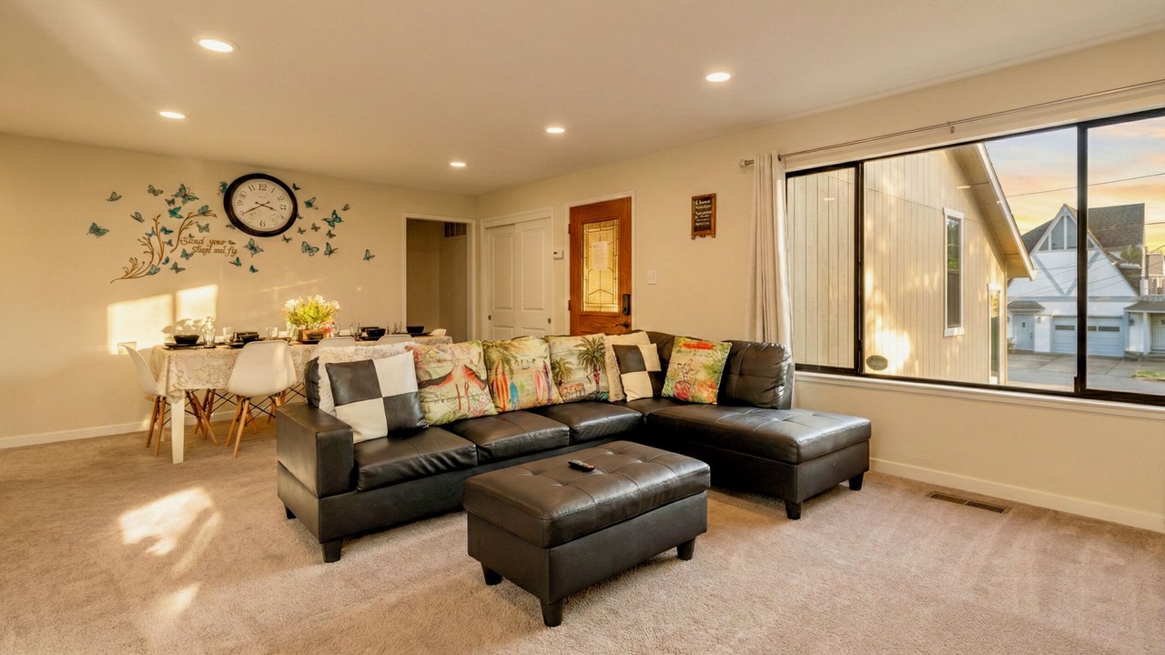 Photo of Livingroom in Moss Beach