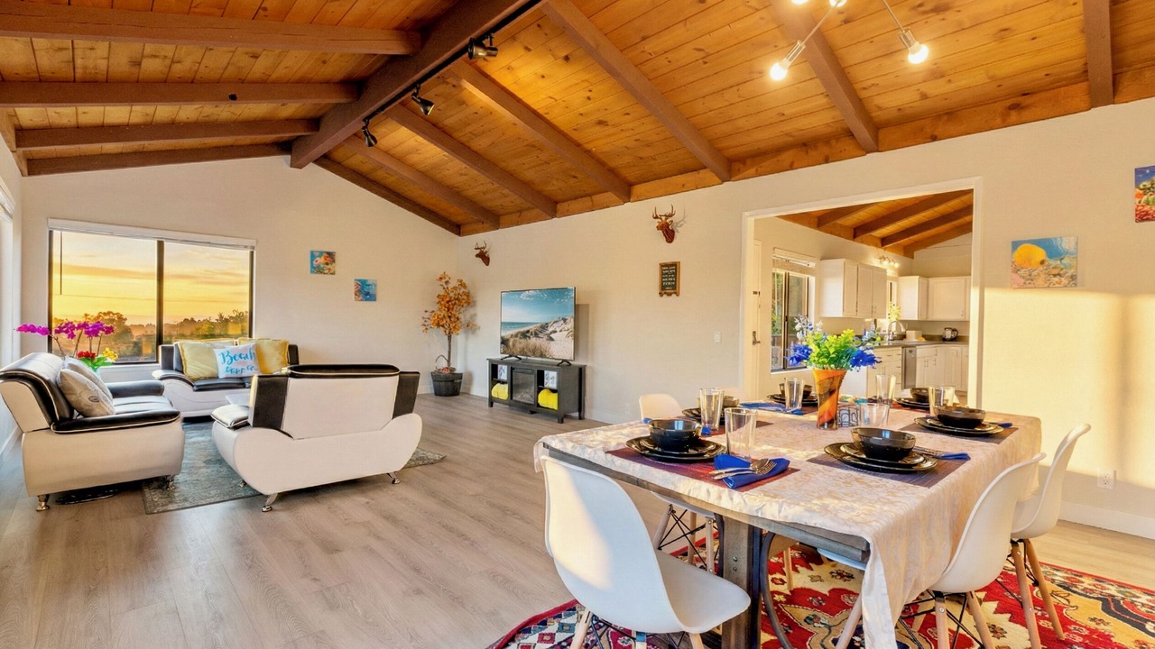 Photo of Livingroom in Moss Beach