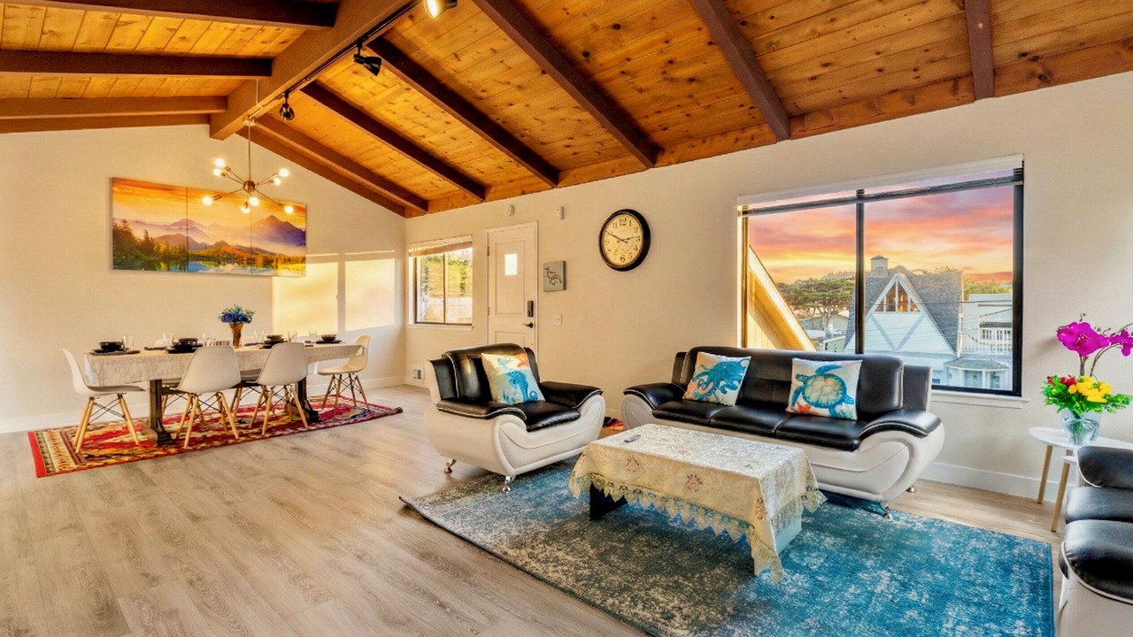Photo of Livingroom in Moss Beach